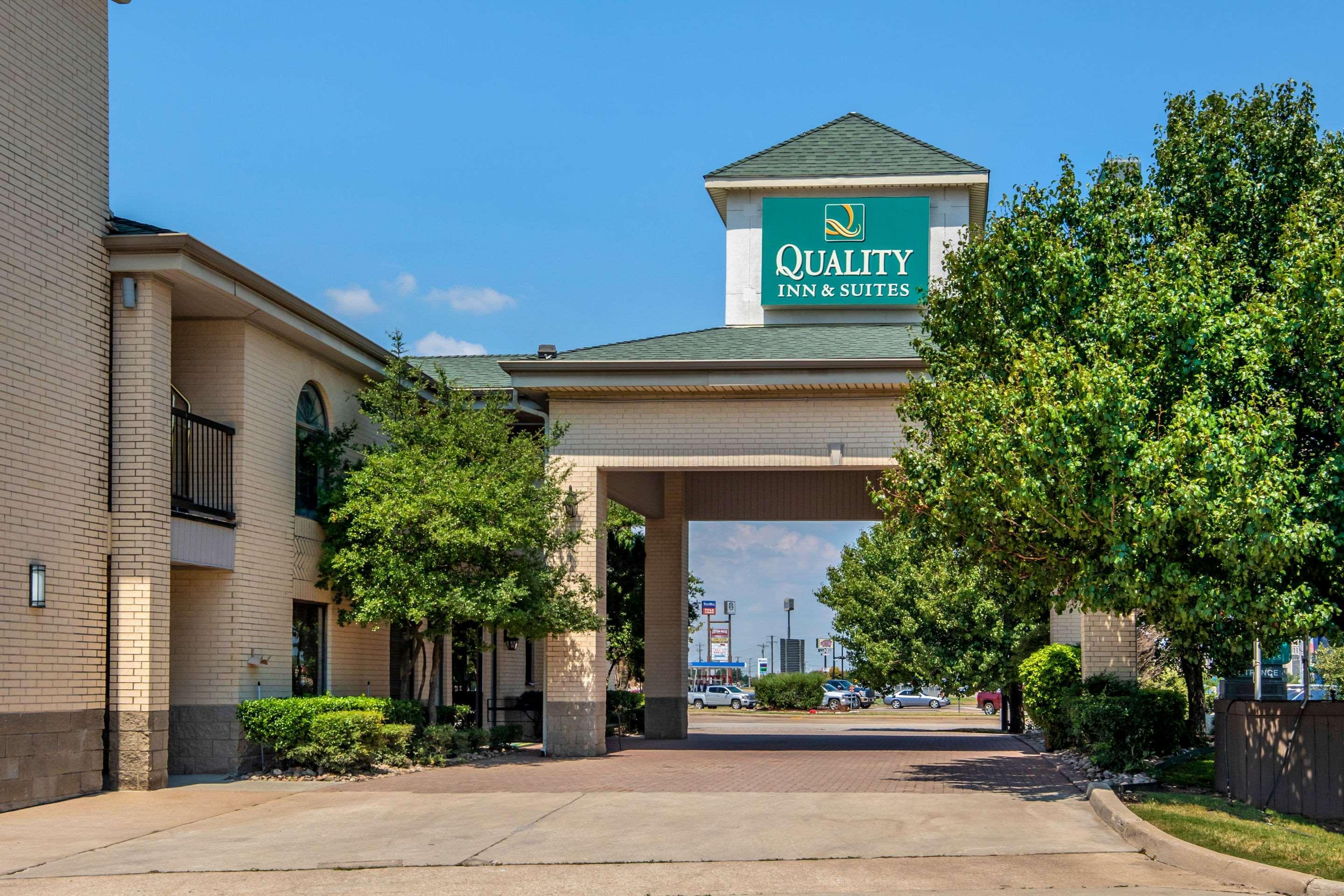 Quality Inn & Suites Weatherford Exterior photo