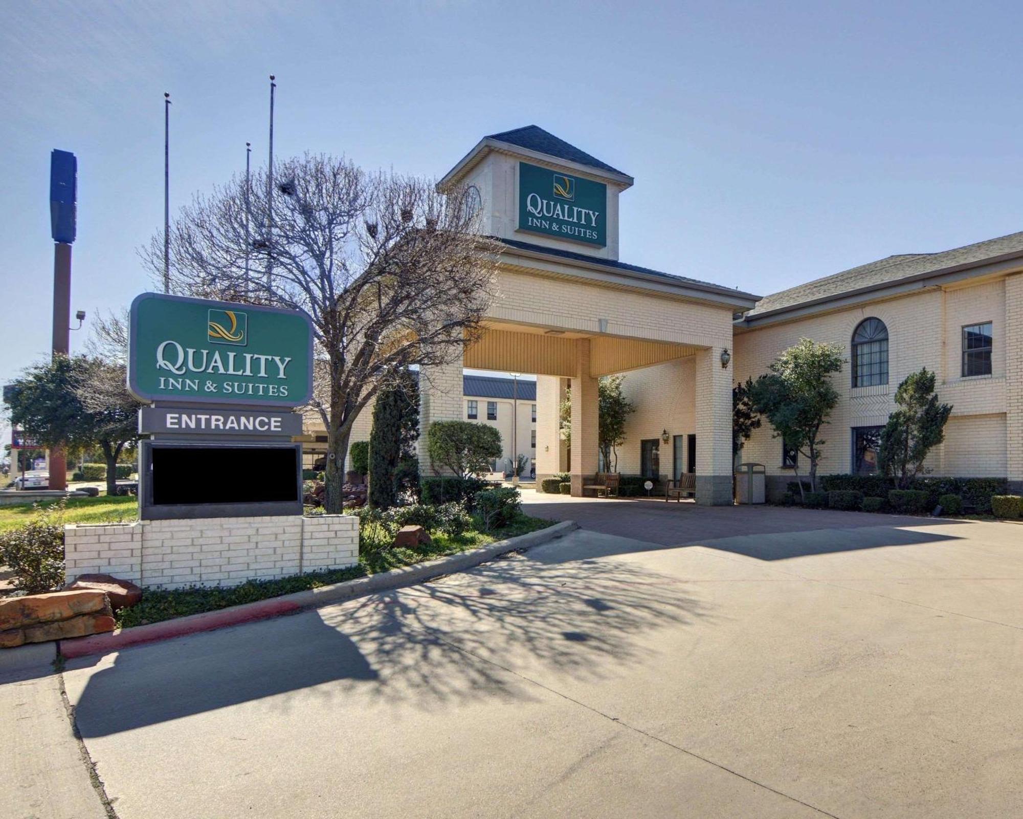 Quality Inn & Suites Weatherford Exterior photo