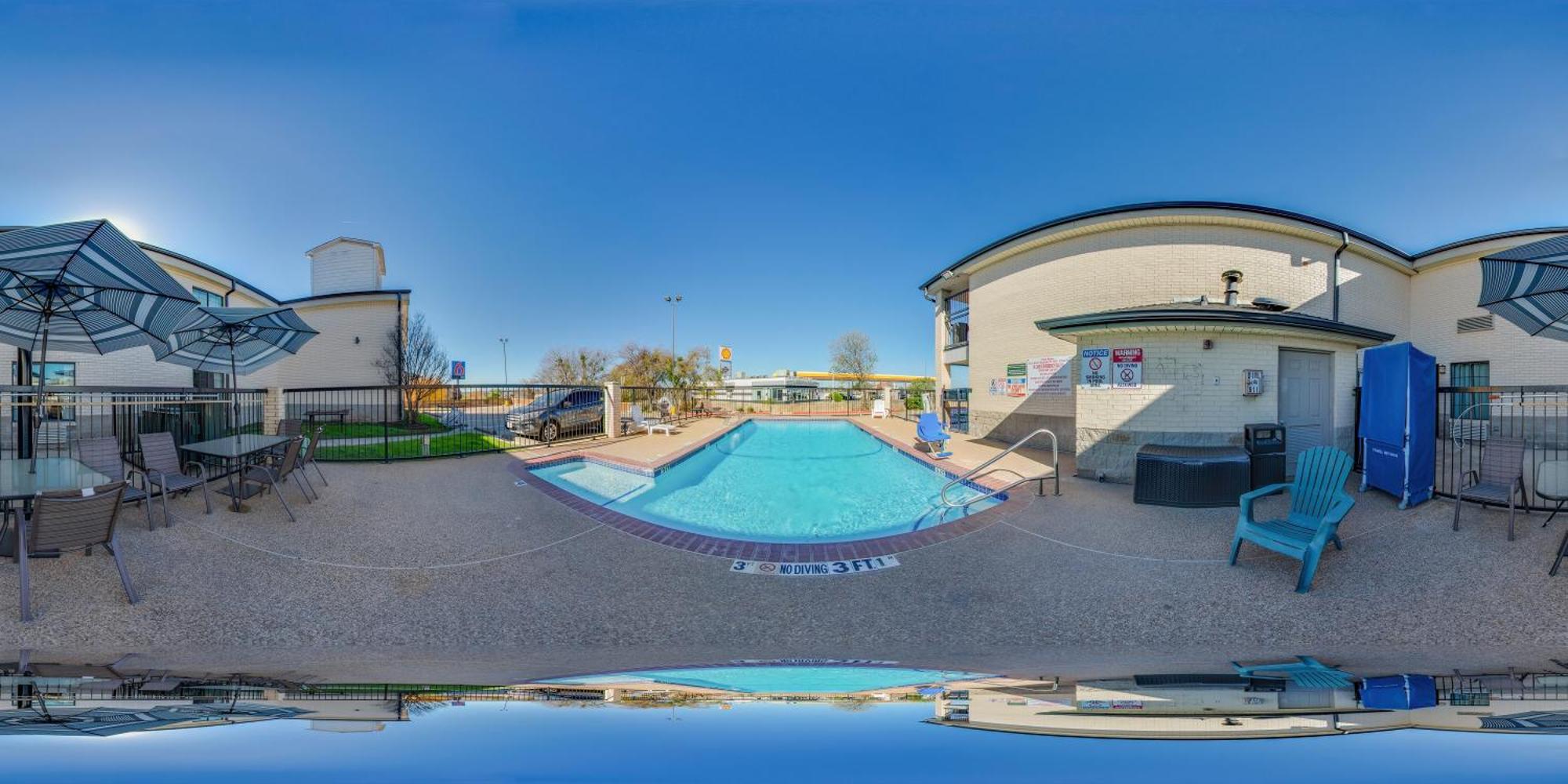 Quality Inn & Suites Weatherford Exterior photo