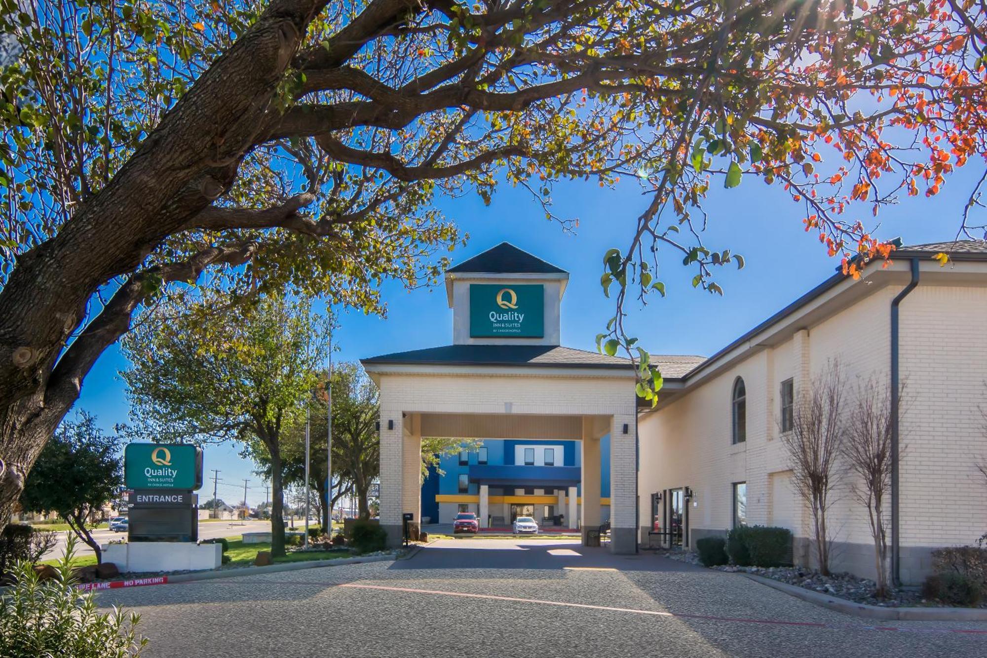 Quality Inn & Suites Weatherford Exterior photo